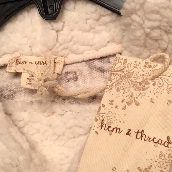 Hem and Thread top w/sherpa collar NWT - Picture 5 of 6